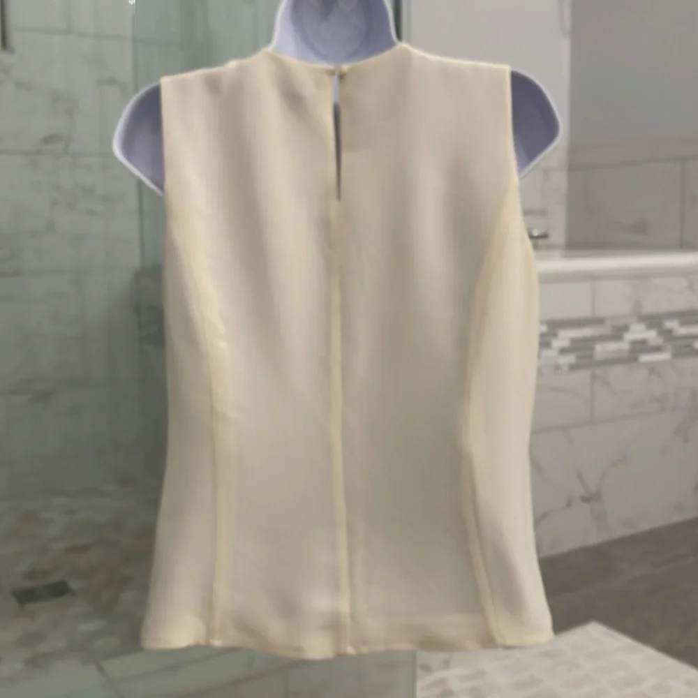 Ivory top - Picture 2 of 3